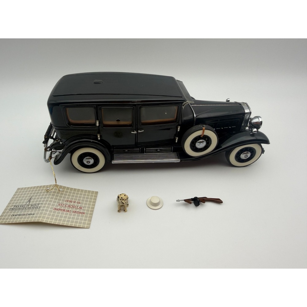 Franklin Mint 1930 V-16 452 Cadillac Imperial Sedan 1:24 Diecast Model Black